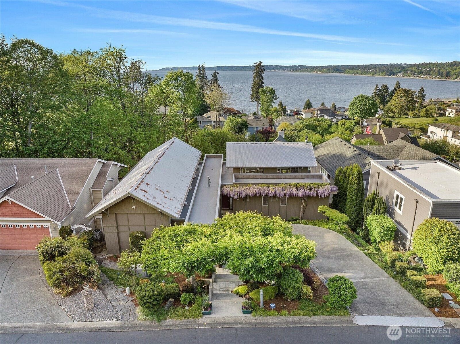 Property Photo: 324 SW 295th Place WA 98023