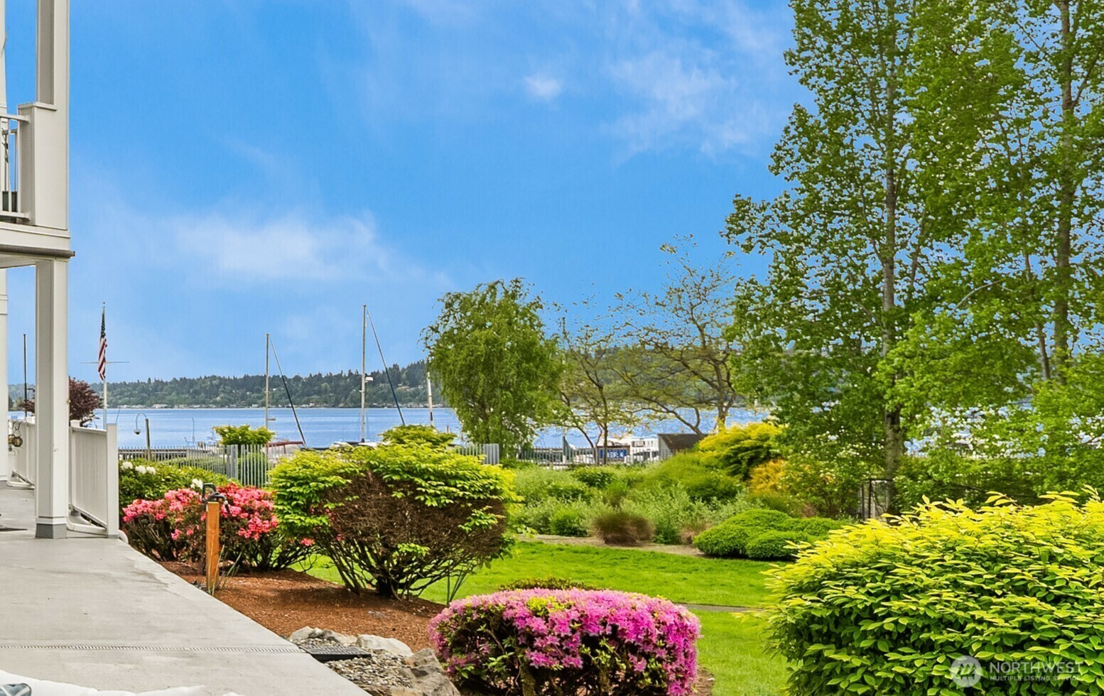 Property Photo: 6125 NE 175th Street N101 WA 98028