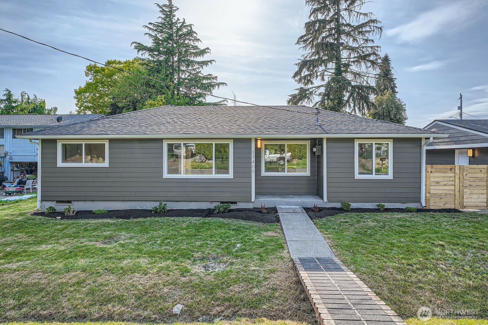 Property Photo: 11405 14th Avenue SW WA 98146