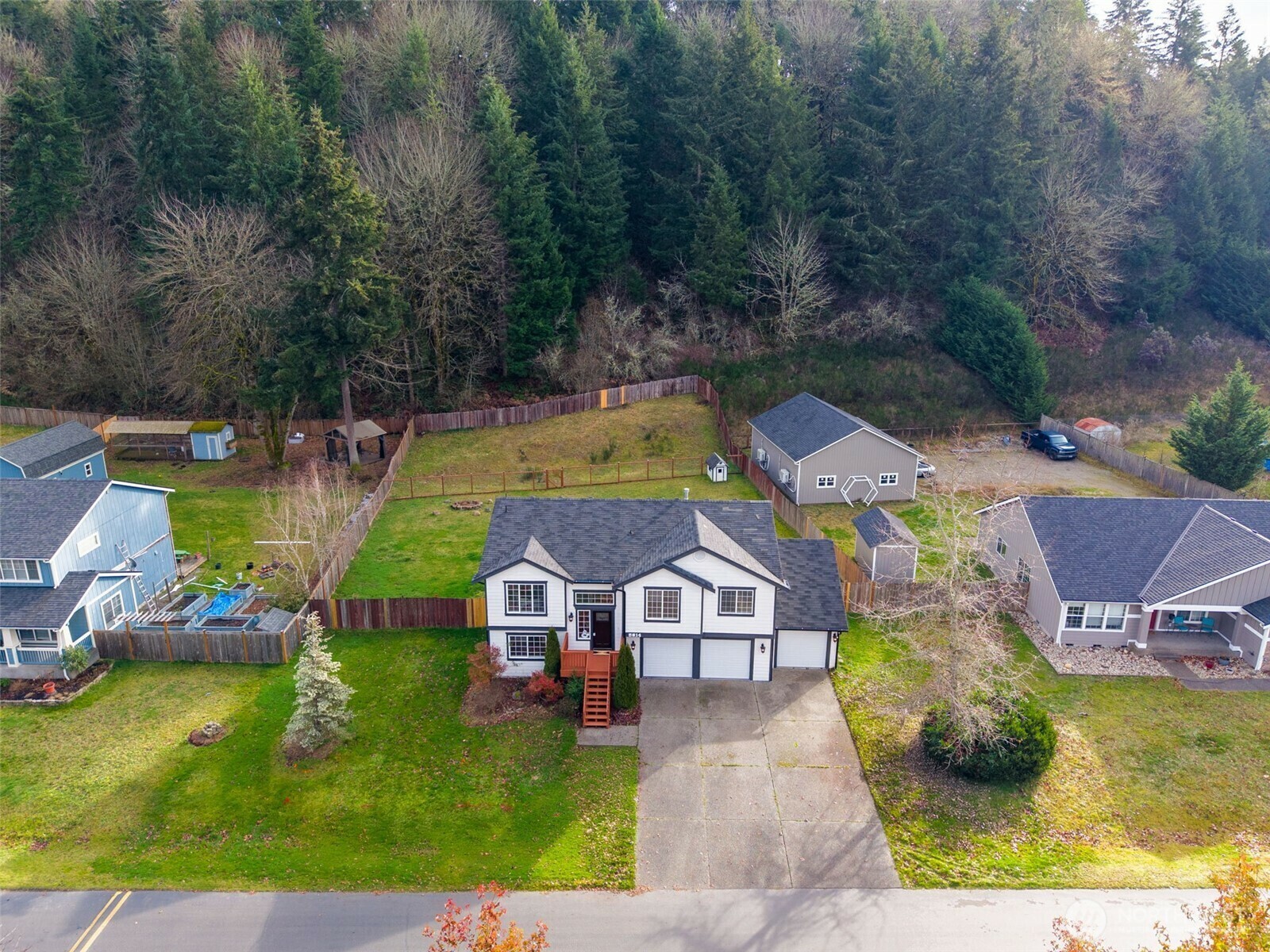 Property Photo: 5814 Braywood Lane SE WA 98513