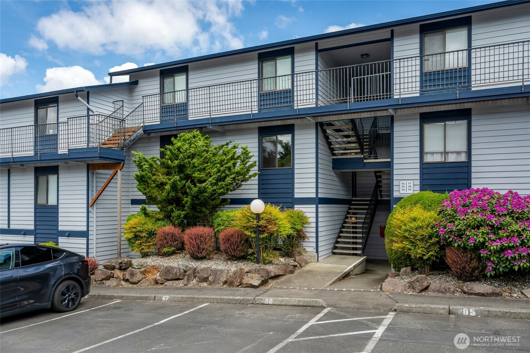 Property Photo: 15416 40th Avenue W 55 WA 98087
