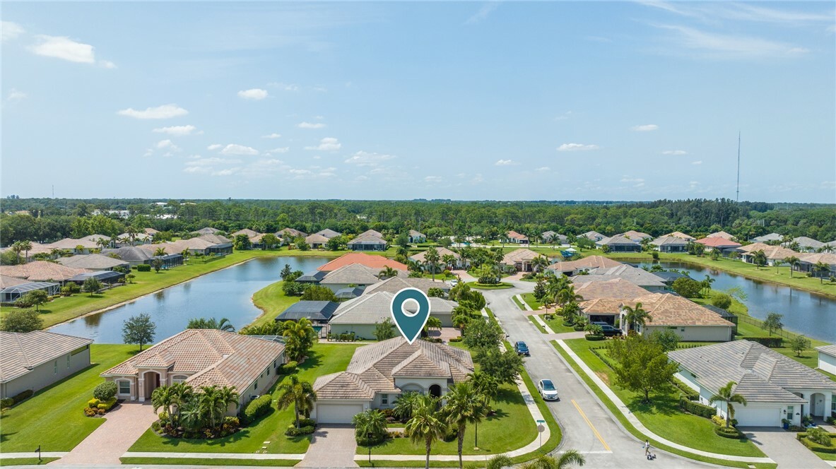 Property Photo: 6104 Graysen Square FL 32962