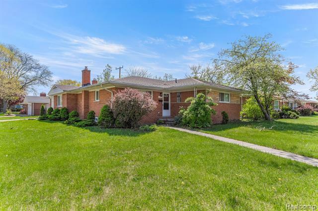 Property Photo: 6240 Shadowlawn Street MI 48127