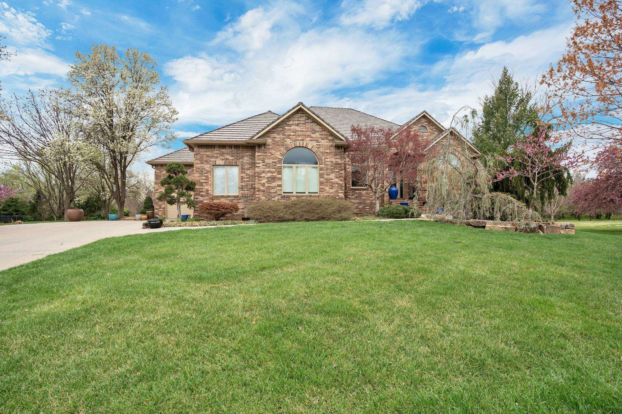 Property Photo: 3 N Stagecoach Ct KS 67230