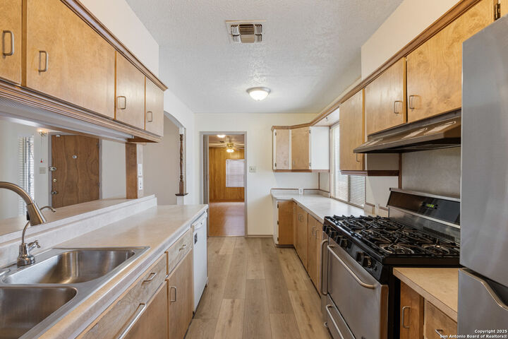 Property Photo:  5111 Oldstead  TX 78228 