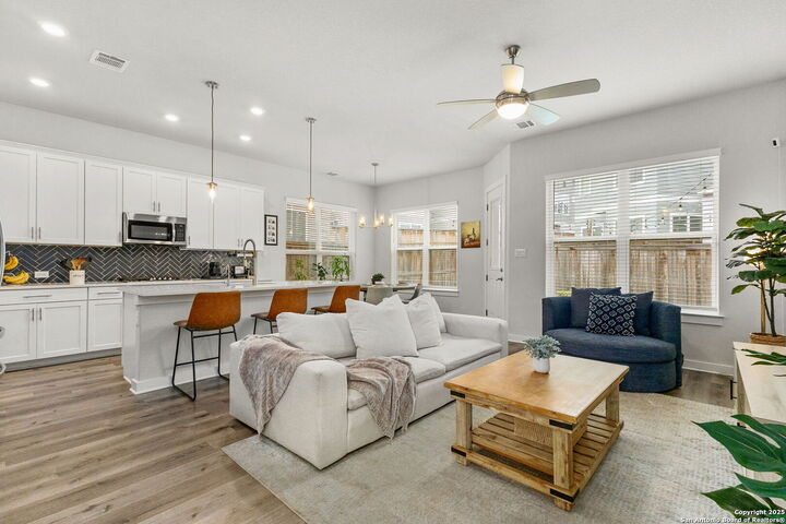 5843 Whitby Road, Unit 33  San Antonio TX 78240 photo