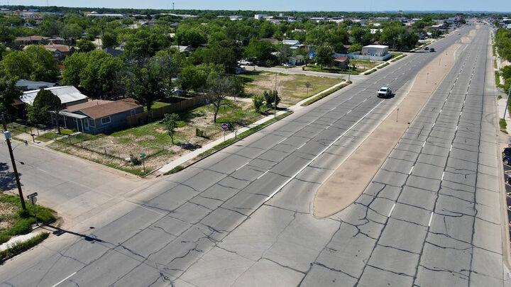 Property Photo: 2621 S Bryant Boulevard TX 76903