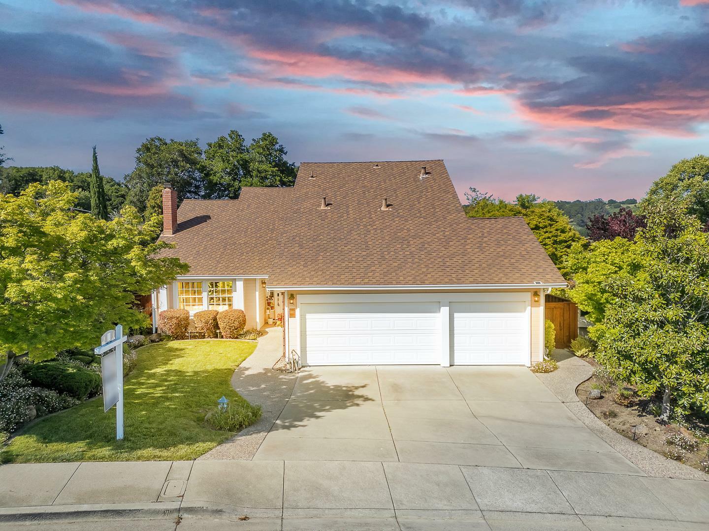 Property Photo: 6022 Slopeview Court CA 94552