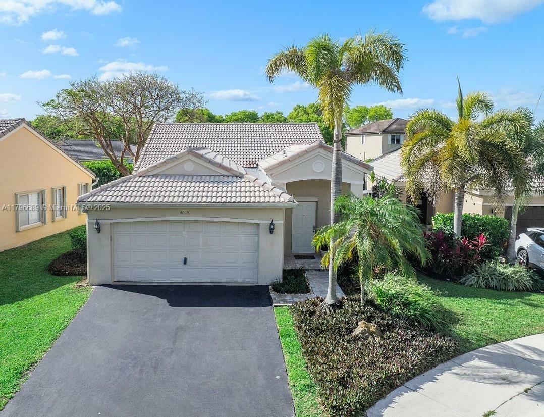 Property Photo: 4013 Pine Ridge Ln FL 33331