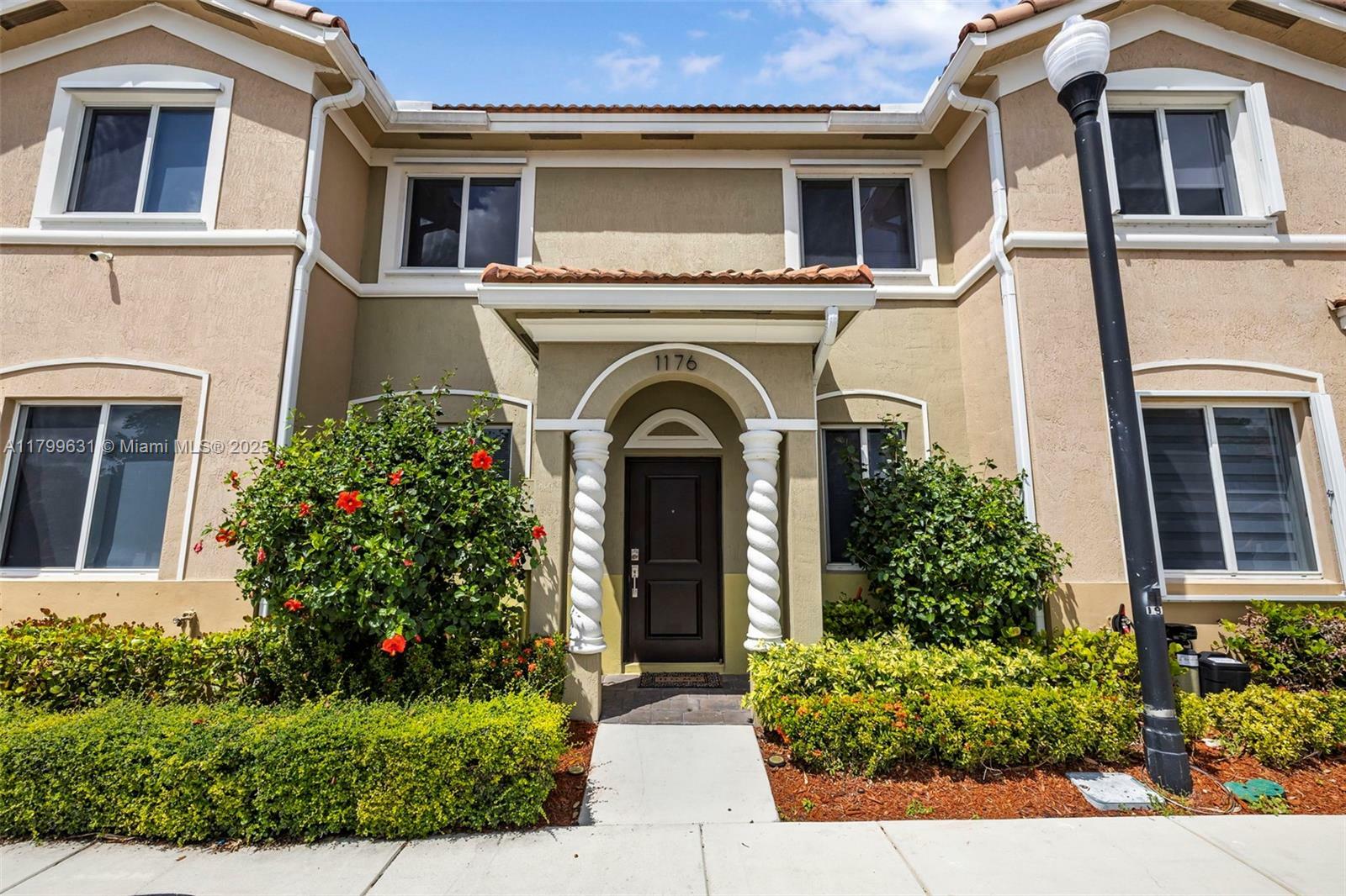 Property Photo: 1176 SE 23rd Ave FL 33035