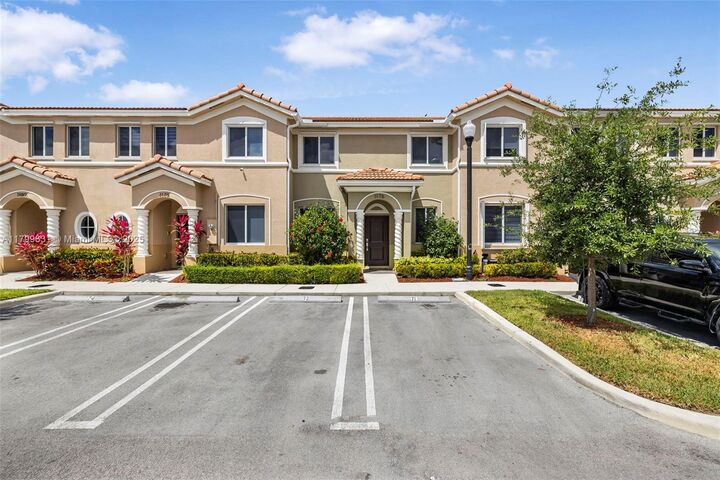 Property Photo:  1176 SE 23rd Ave  FL 33035 