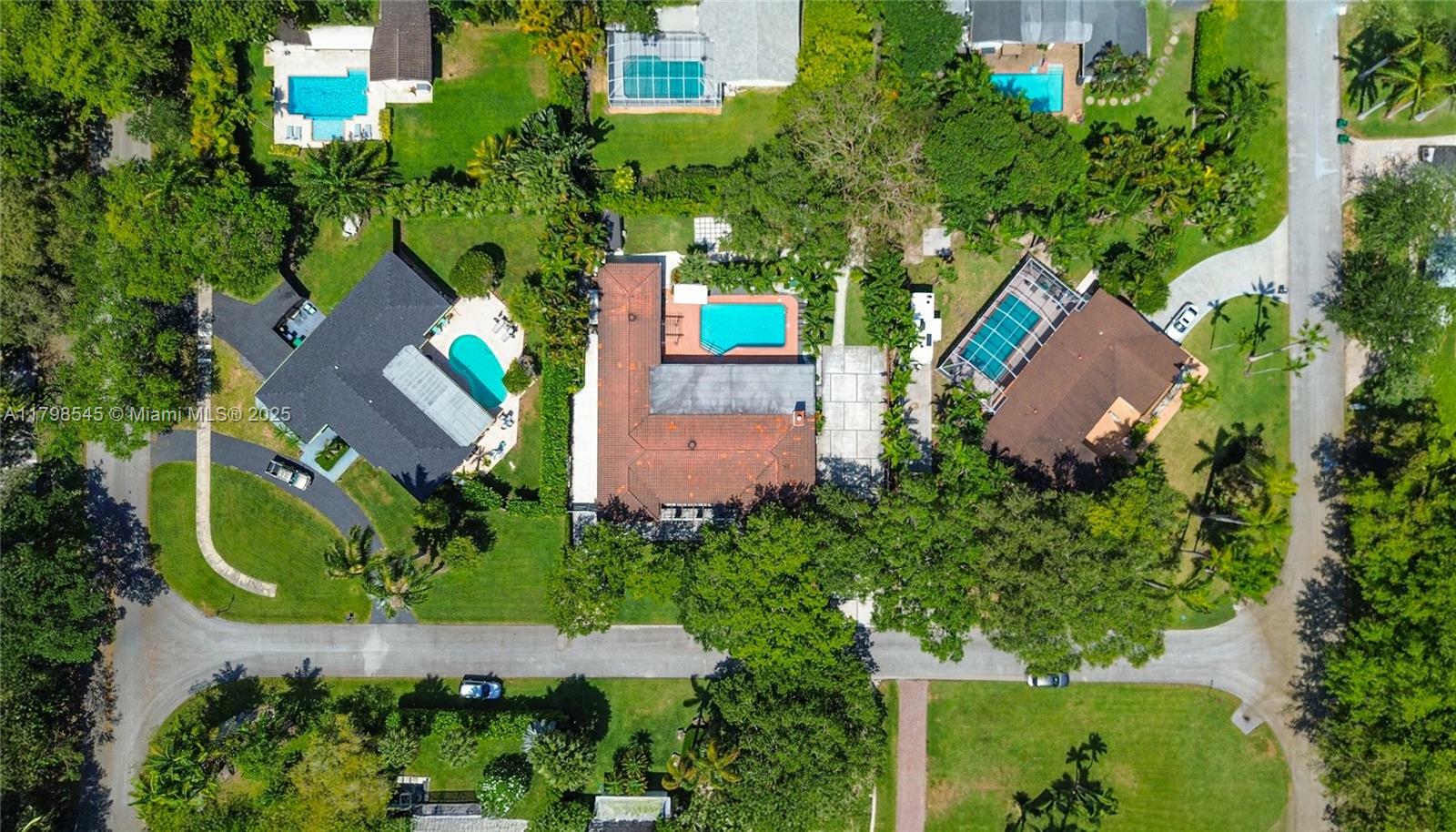 Property Photo: 17514 SW 82nd Ct FL 33157