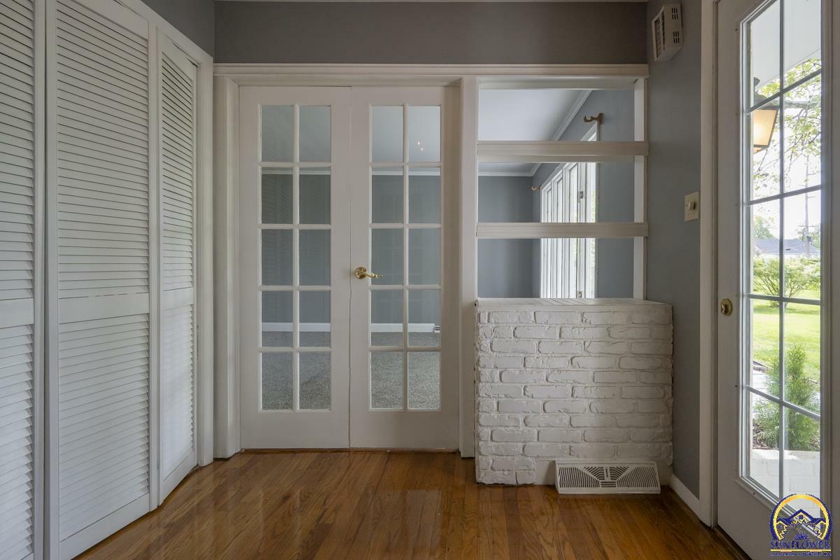 Property Photo: 530 NE 35th St KS 66617