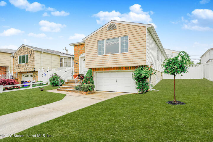Property Photo:  37 Ashland Avenue E  NY 10312 