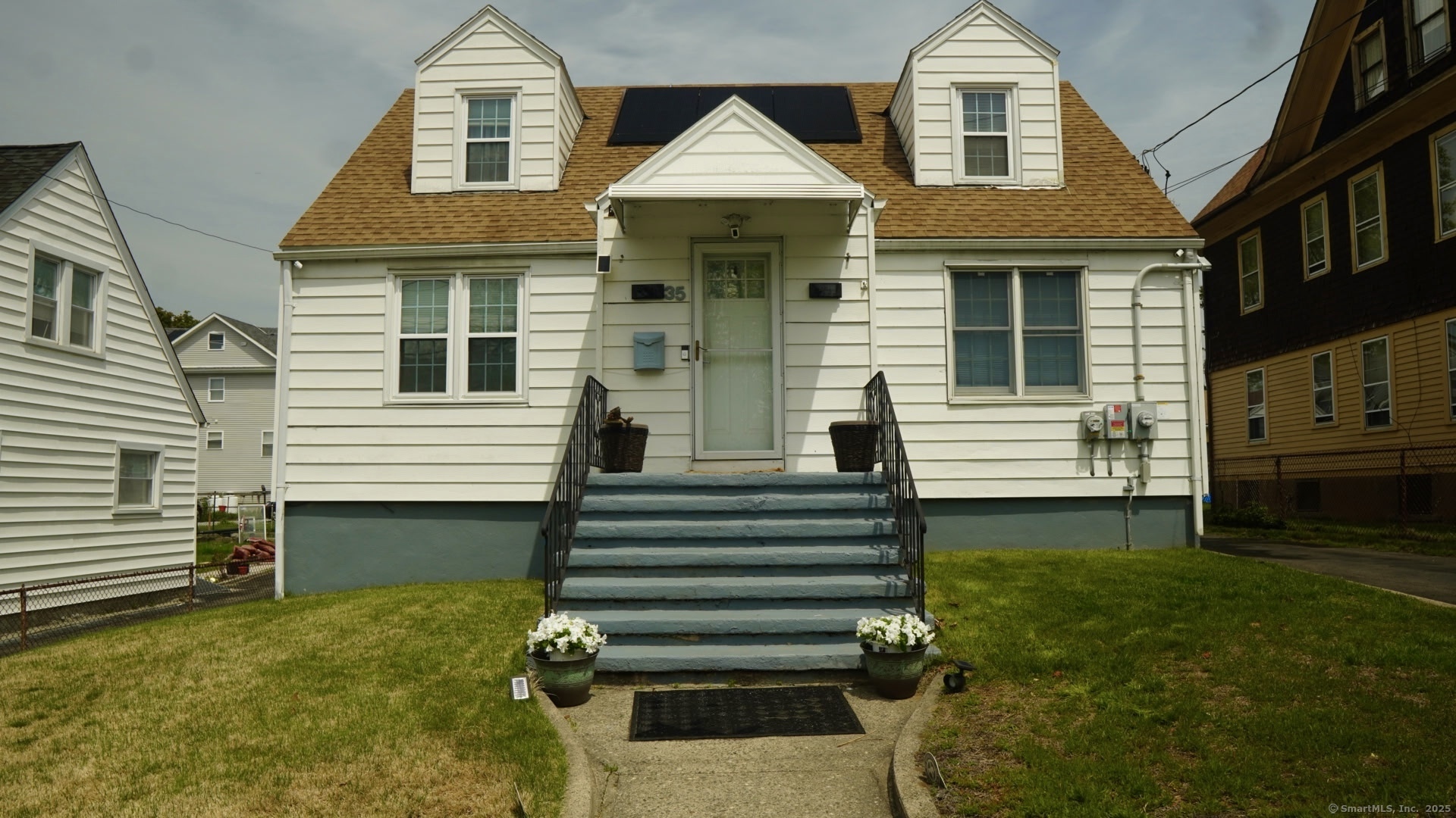 35 Ashley Street  Bridgeport CT 06610 photo