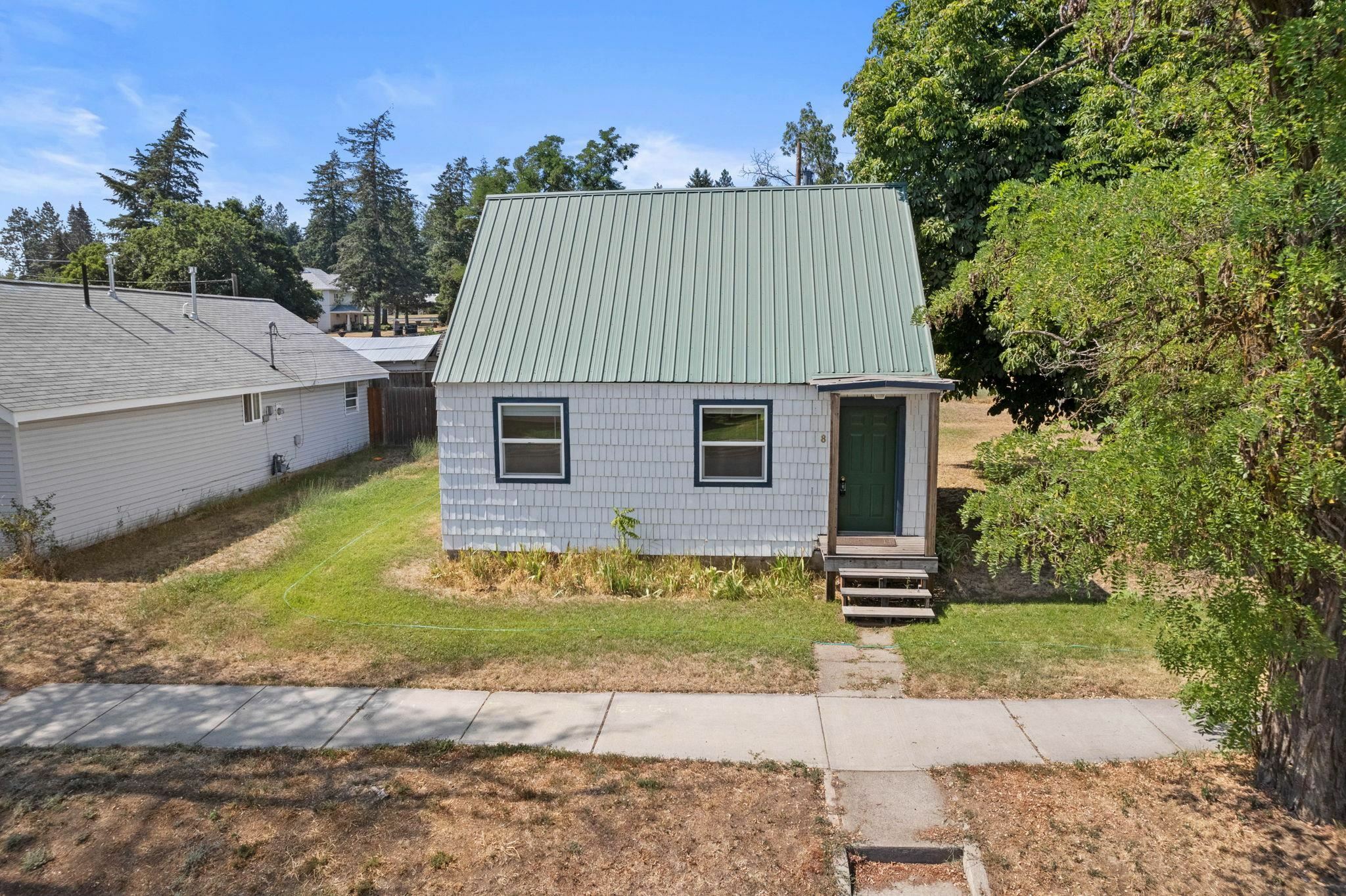 Property Photo: 8 3rd St WA 99004