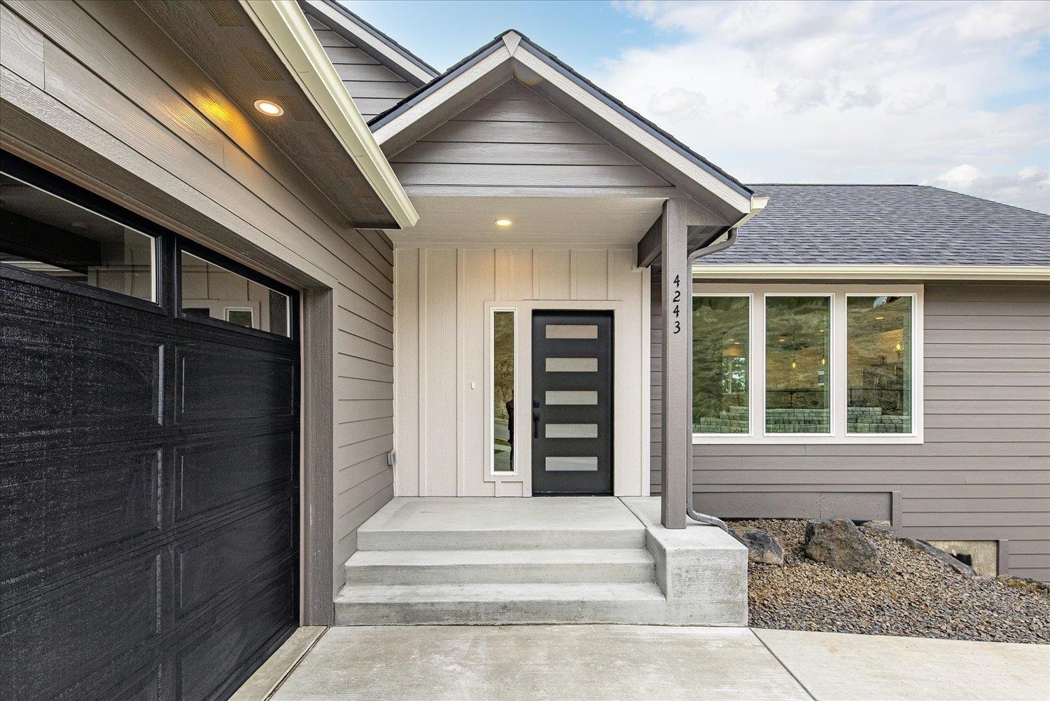 Property Photo: 4243 W Tolliver Ct WA 99208