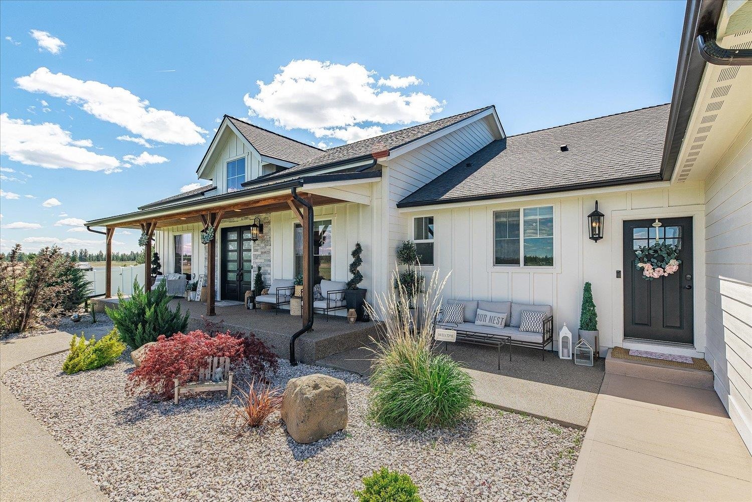 Property Photo: 15921 W Four Mound Rd WA 99026