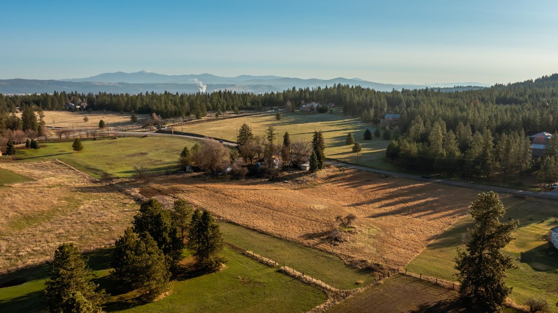 Property Photo: 2310 S Glenrose Rd WA 99223