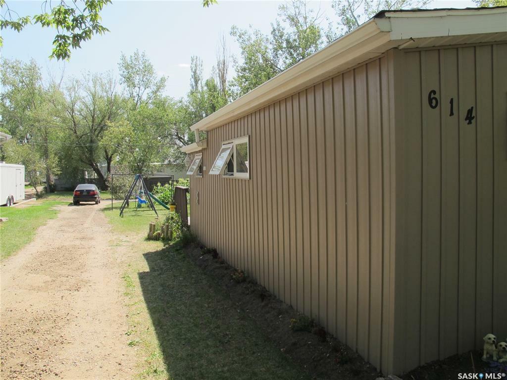 Property Photo: 614 Carbon Avenue SK S0C 0M0