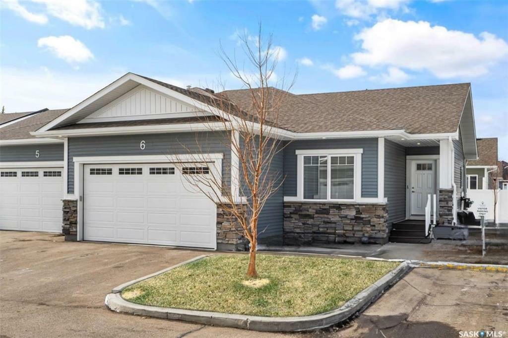 Property Photo: 3206 11th Street W 6 SK S7M 5Z1