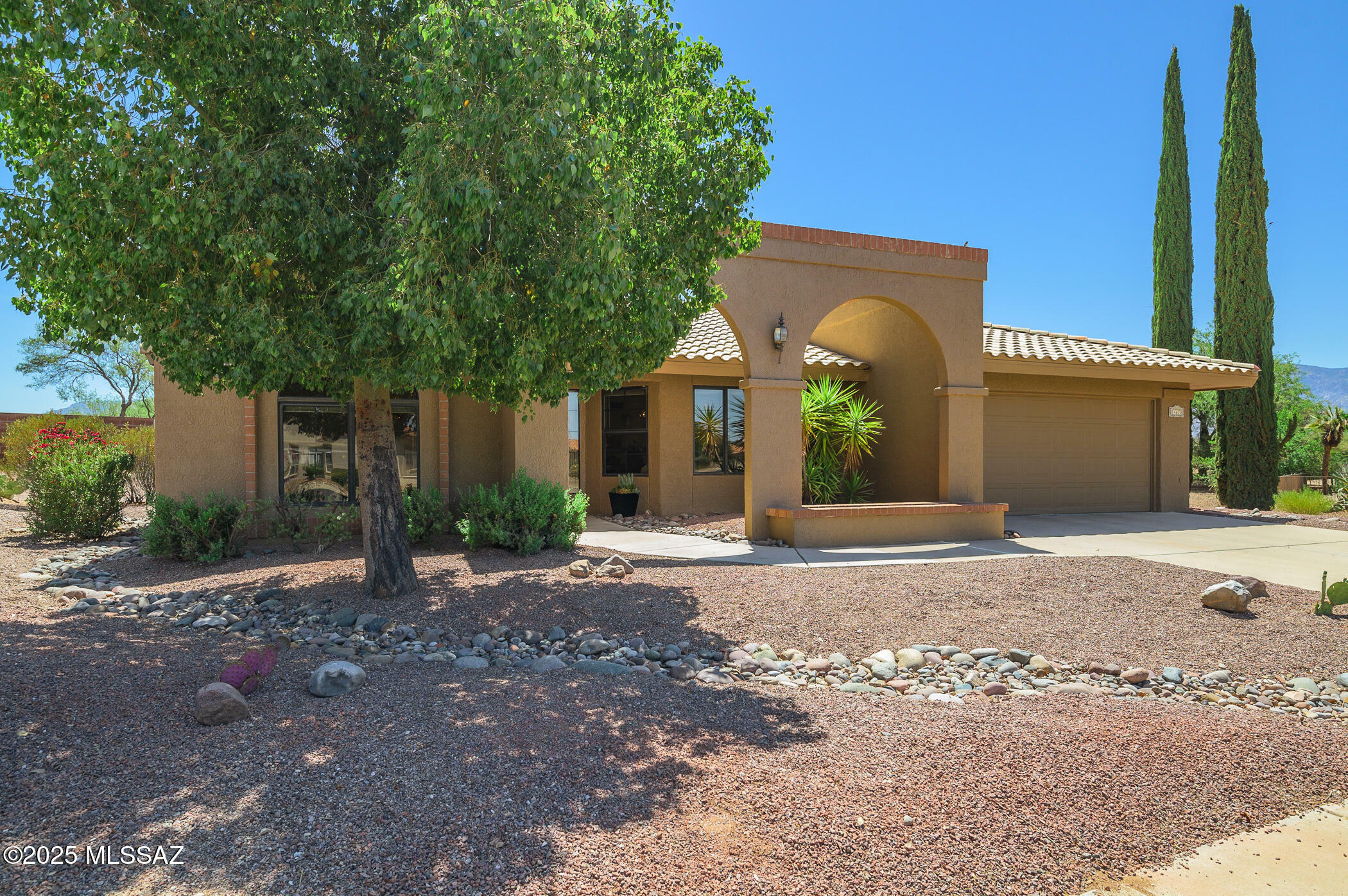 Property Photo: 14670 N Wonderview Drive AZ 85755