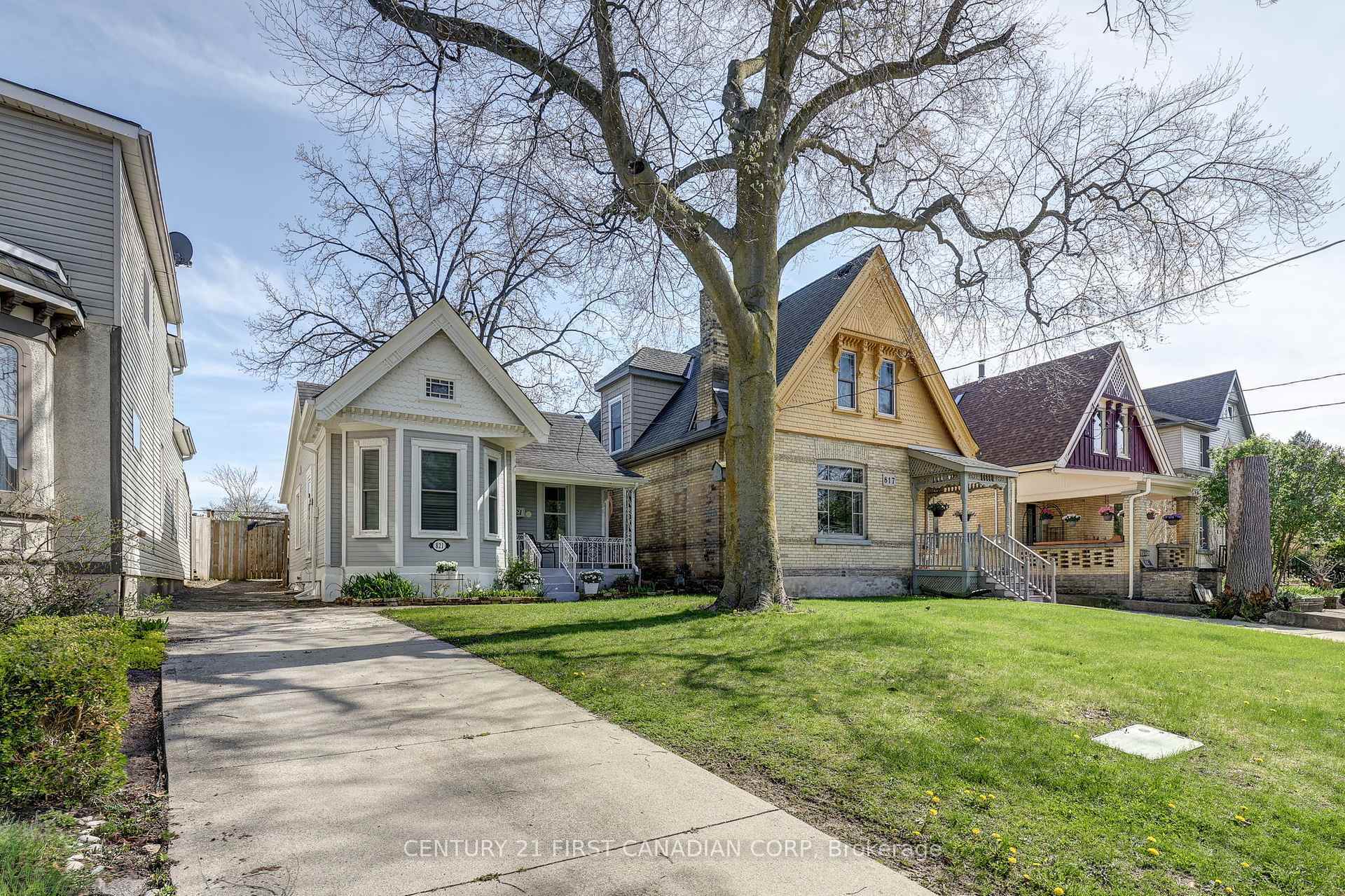 Property Photo: 821 Queens Avenue ON N5W 3H7