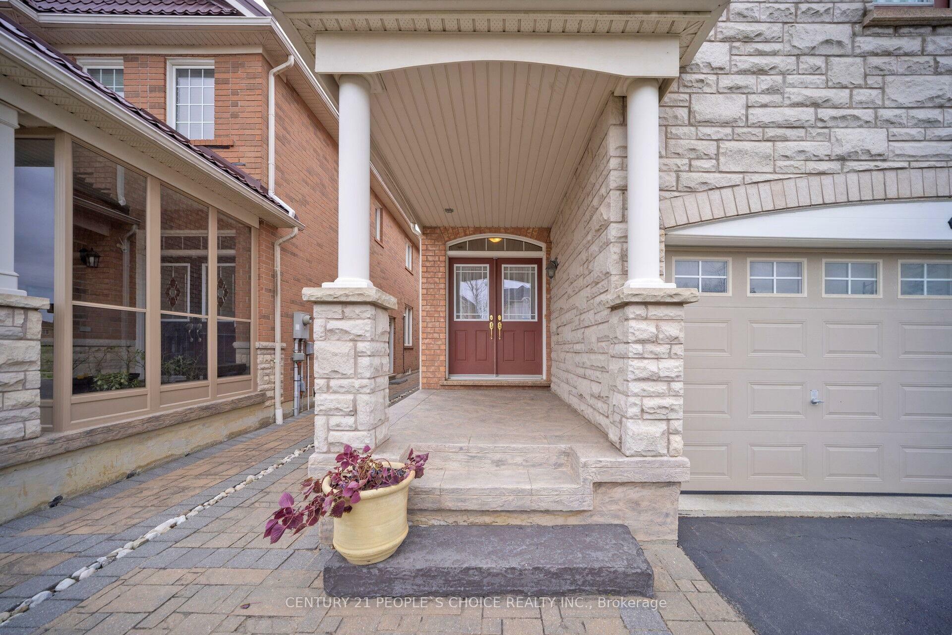 Photo de la propriété: 7278 Saint Barbara Boulevard ON L5W 0C1