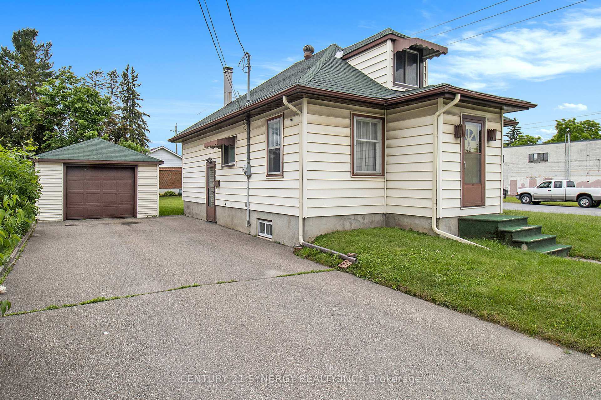 Property Photo: 46 Cornelia Street E ON K7A 1L7