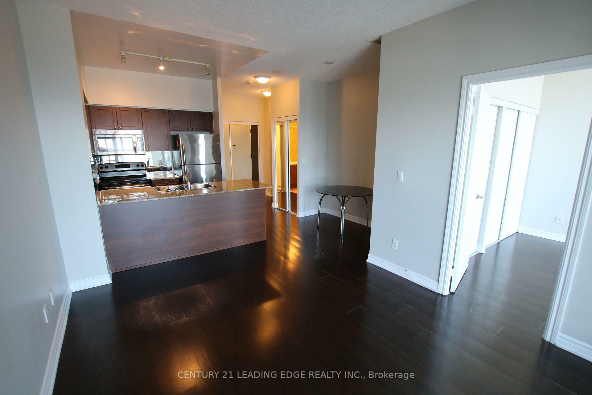 Property Photo: 761 Bay Street 3909 ON M5G 2R2