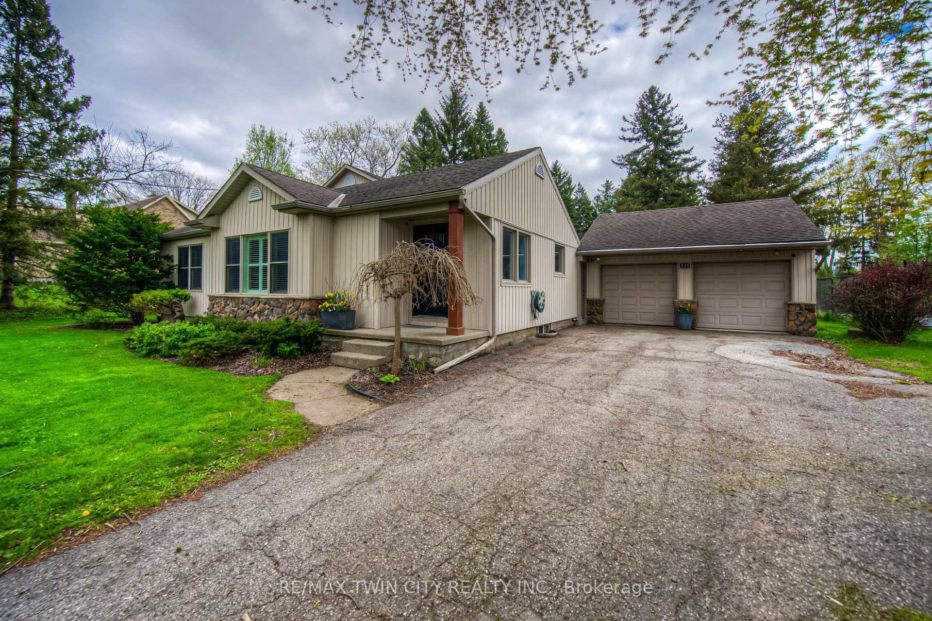 Property Photo:  145 Riverbank Drive  ON N3H 4R6 