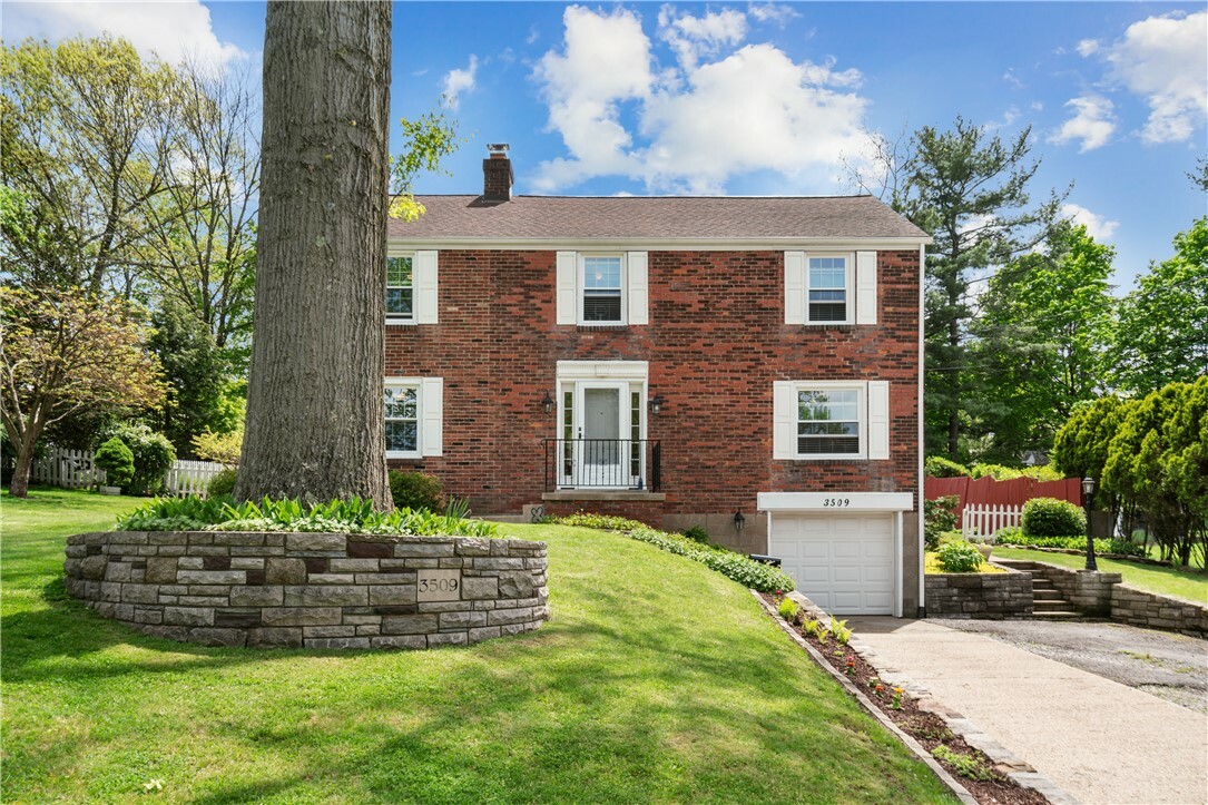 Property Photo: 3509 Forest Rd PA 15102
