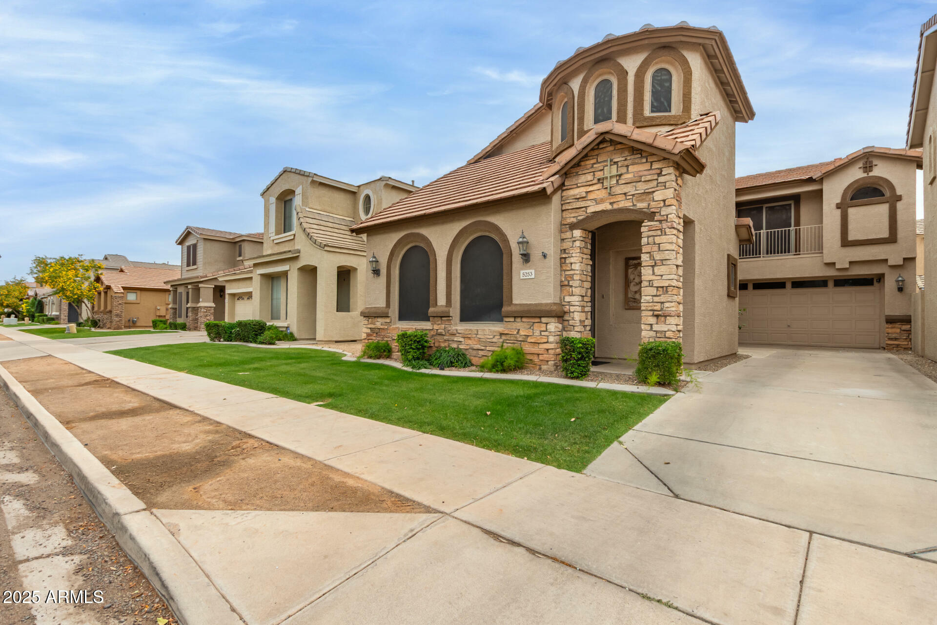 5253 E Hilton Avenue  Mesa AZ 85206 photo