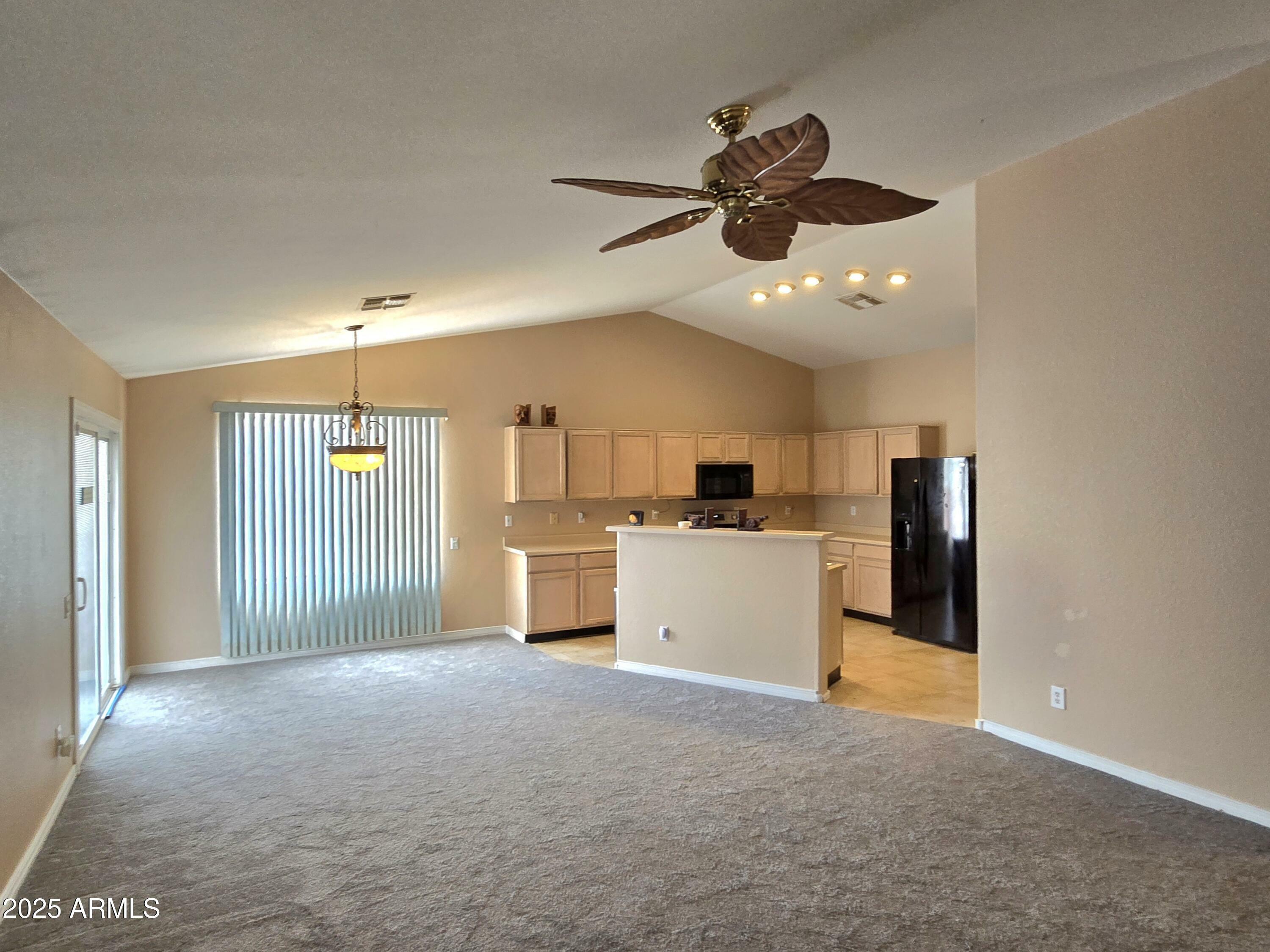 Property Photo: 1264 W 6th Avenue AZ 85120