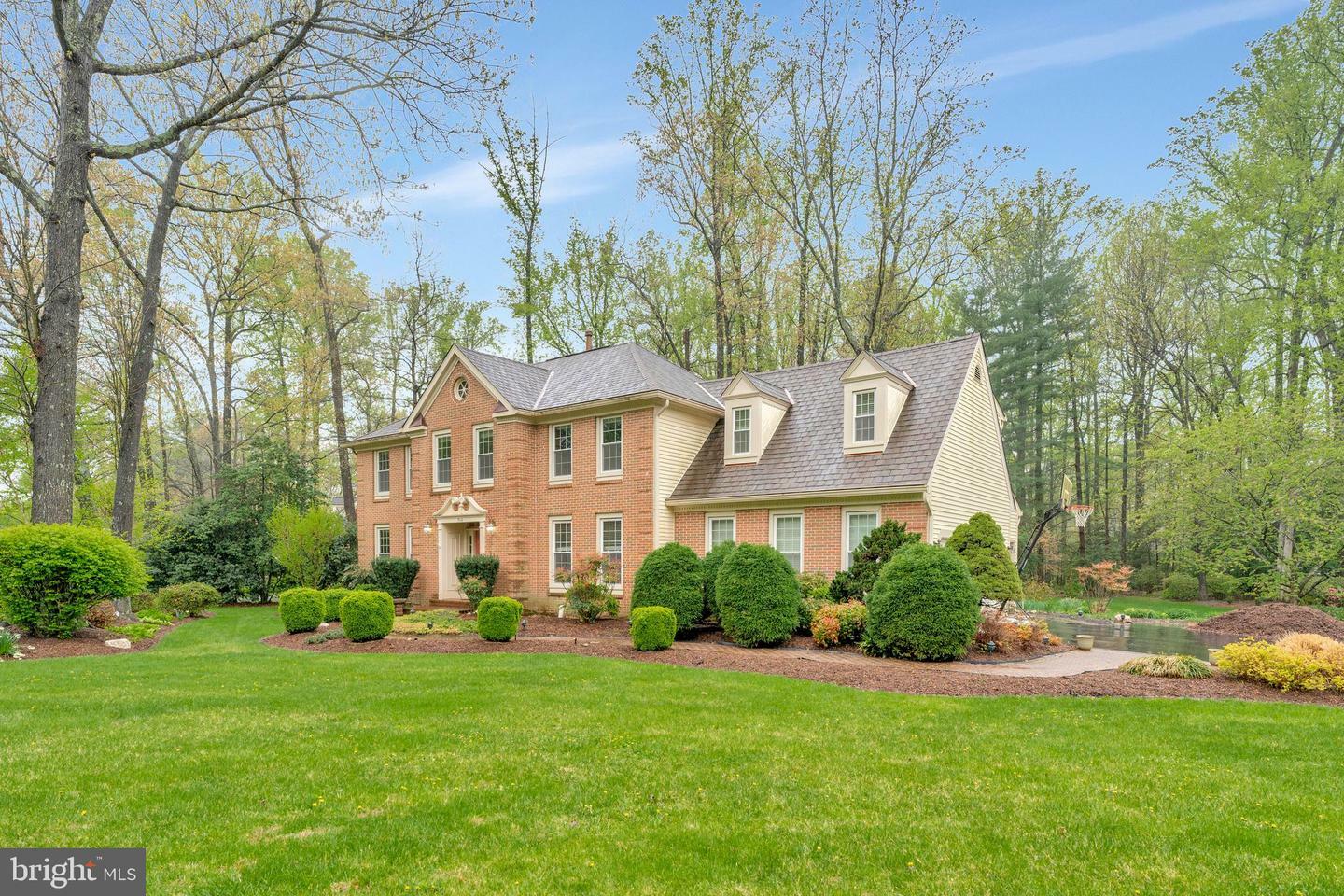 Property Photo: 7110 Park Point Court VA 22039
