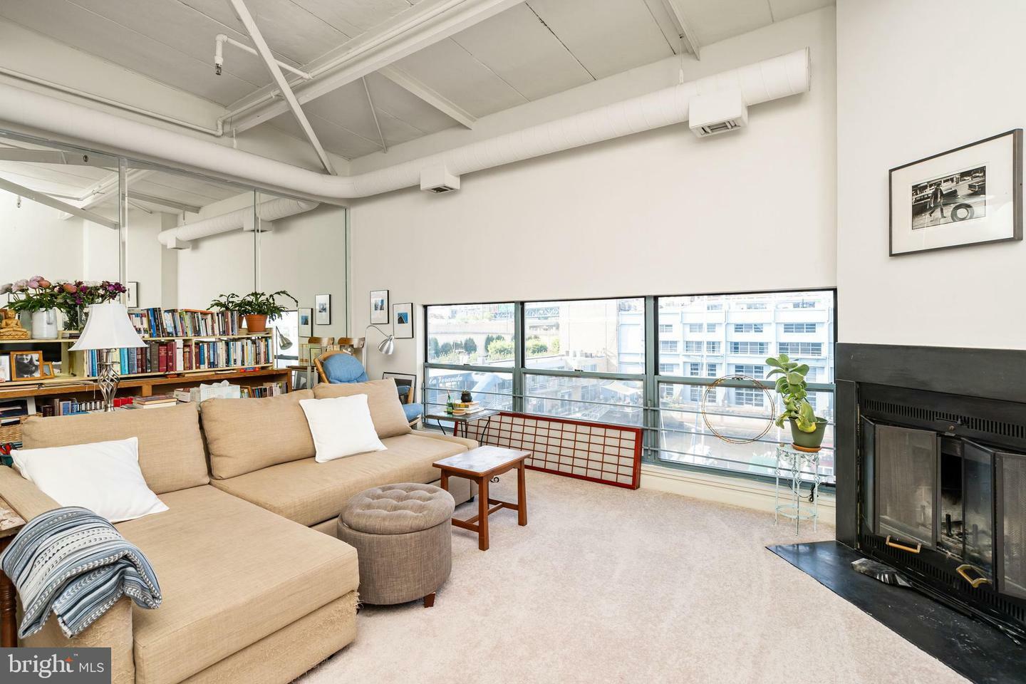 Property Photo: 3 N Chris Columbus Boulevard Td411 PA 19106