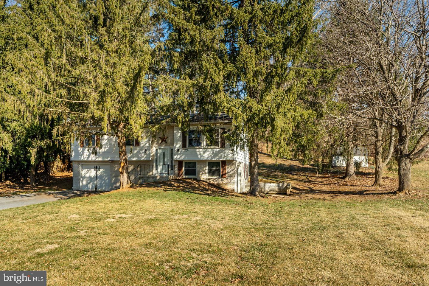 5 Dogwood Lane  Willow Street PA 17584 photo