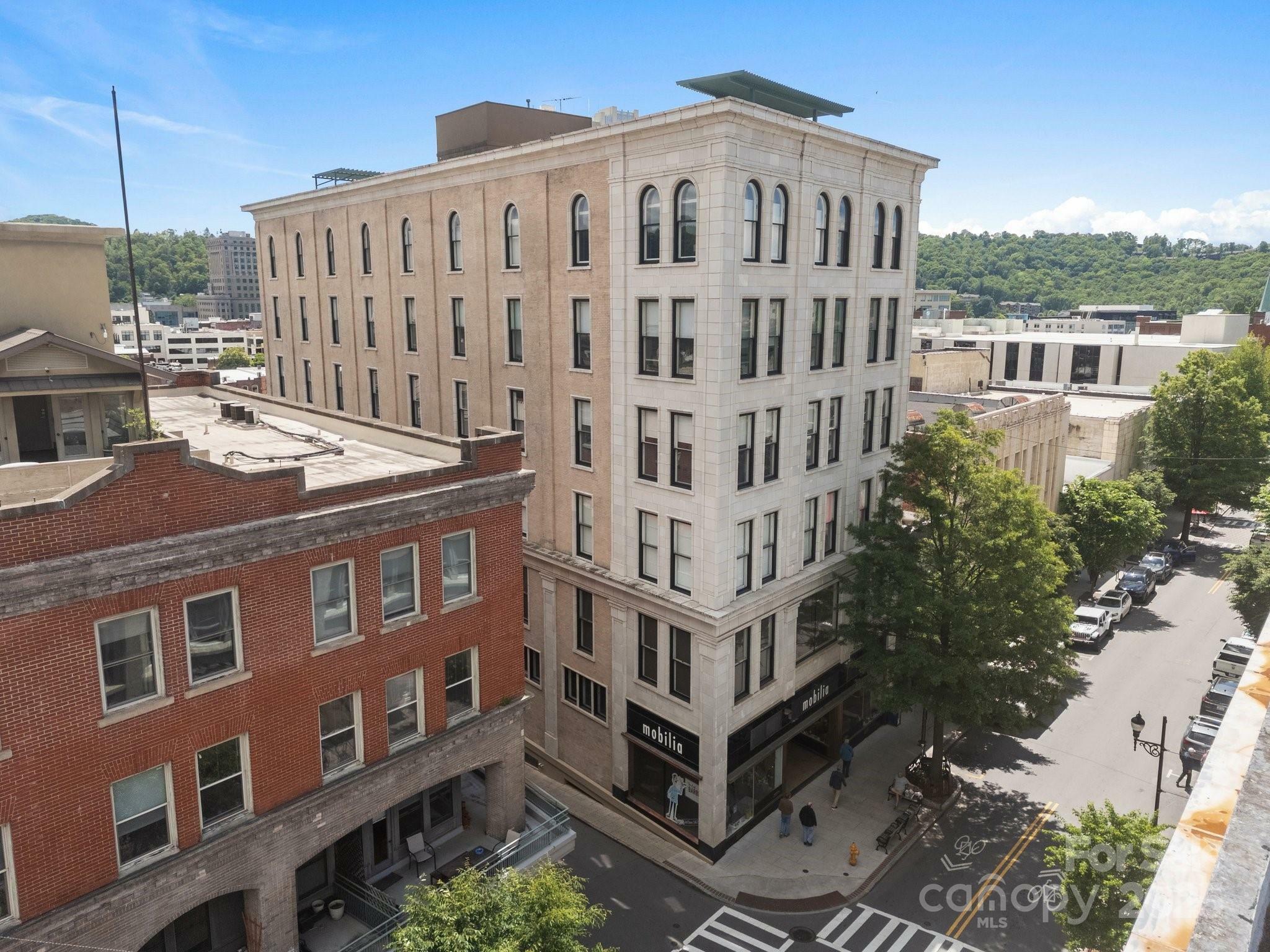 Property Photo: 84 W Walnut Street 405 NC 28801