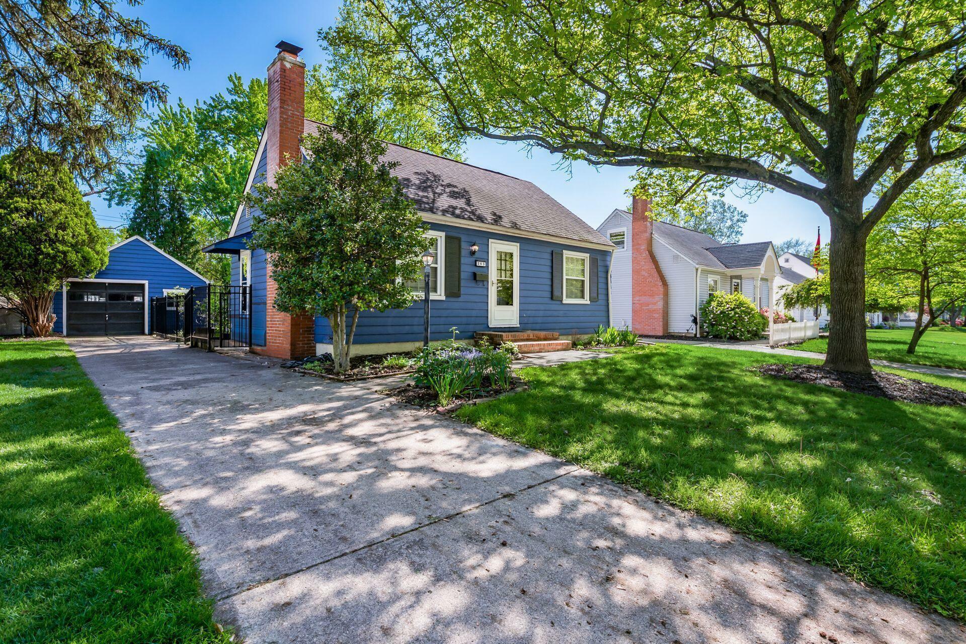 Property Photo: 263 E Beaumont Road OH 43214