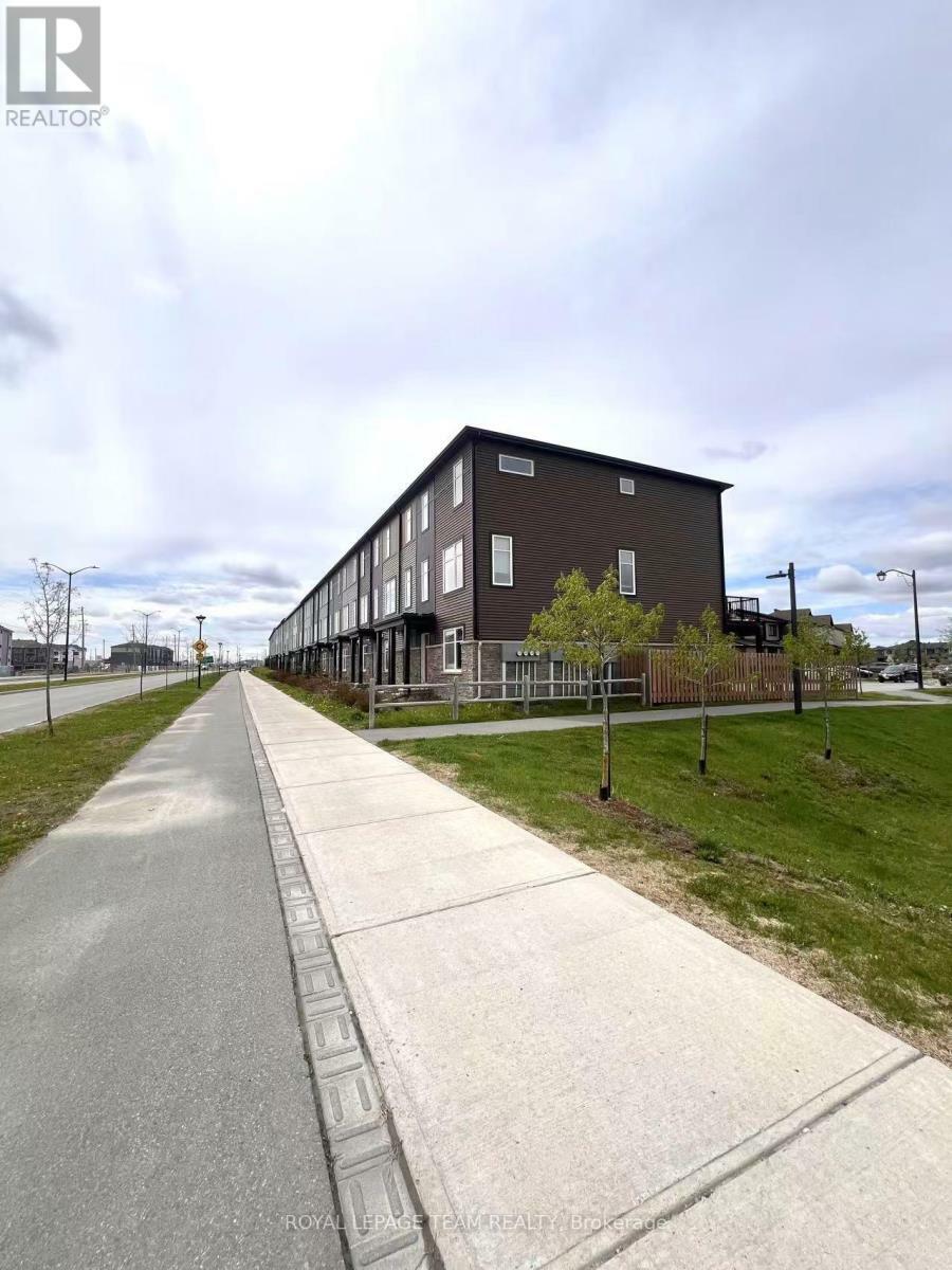 Property Photo: 1055 Speedvale Court ON K2T 0P6