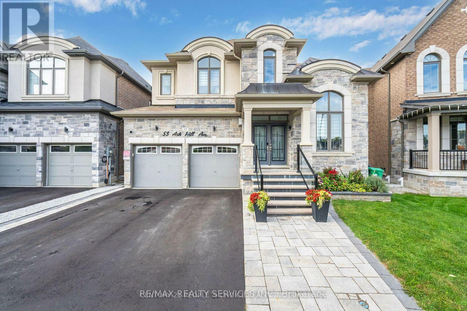 Photo de la propriété: 53 Ash Hill Avenue ON L7C 4E8