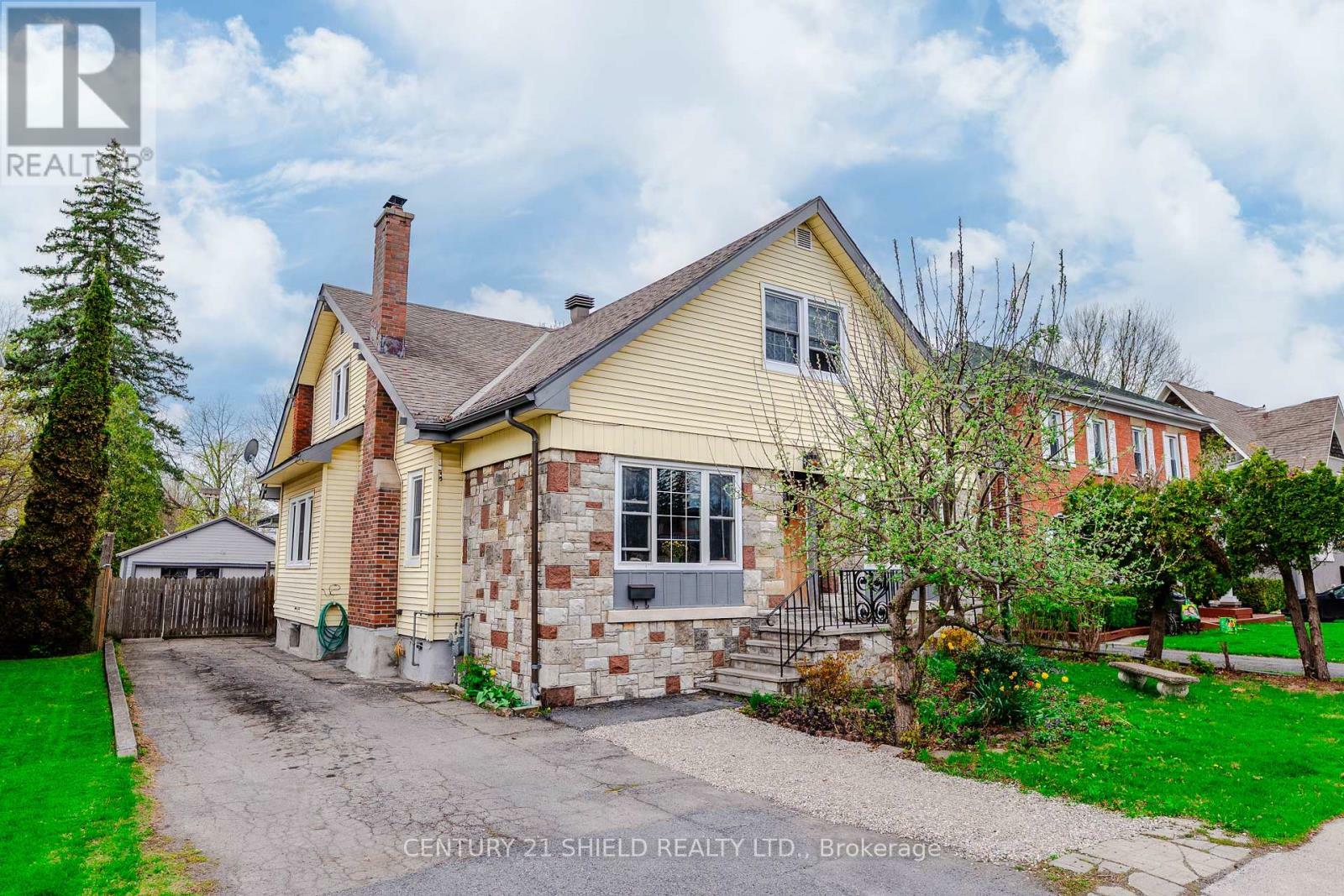 114 Gloucester Street North  Cornwall ON K6H 3W4 photo
