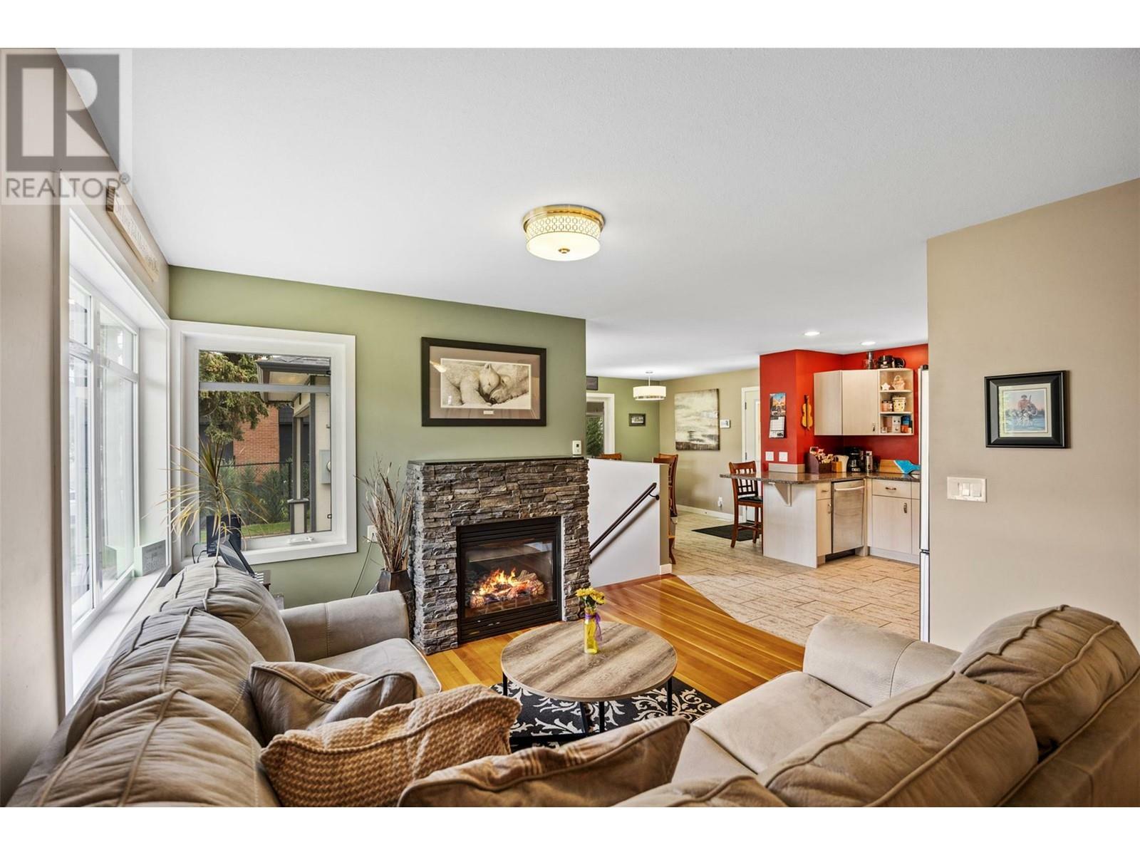 Photo de la propriété: 2015 Valleyview Drive BC V2C 4C3