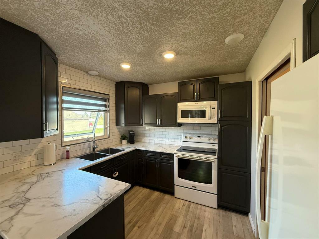 Property Photo: 31 Augusta Drive MB R0K 1G0