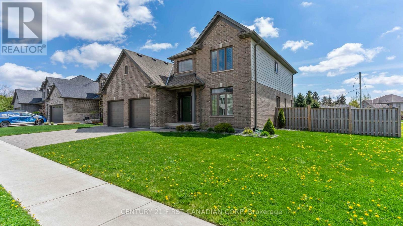 102 Caverhill Crescent  Middlesex Centre (Komoka) ON N0L 1R0 photo