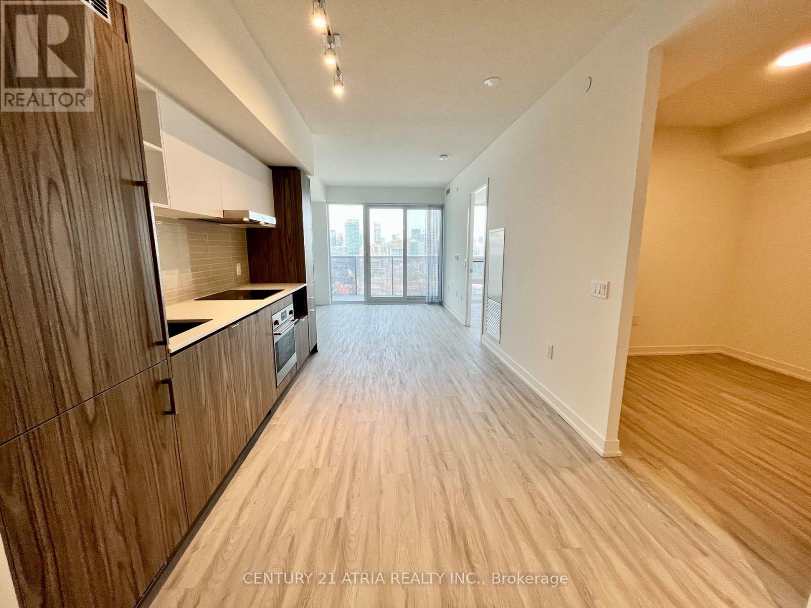 Property Photo: 55 Cooper Street 3102 ON M5E 0G1