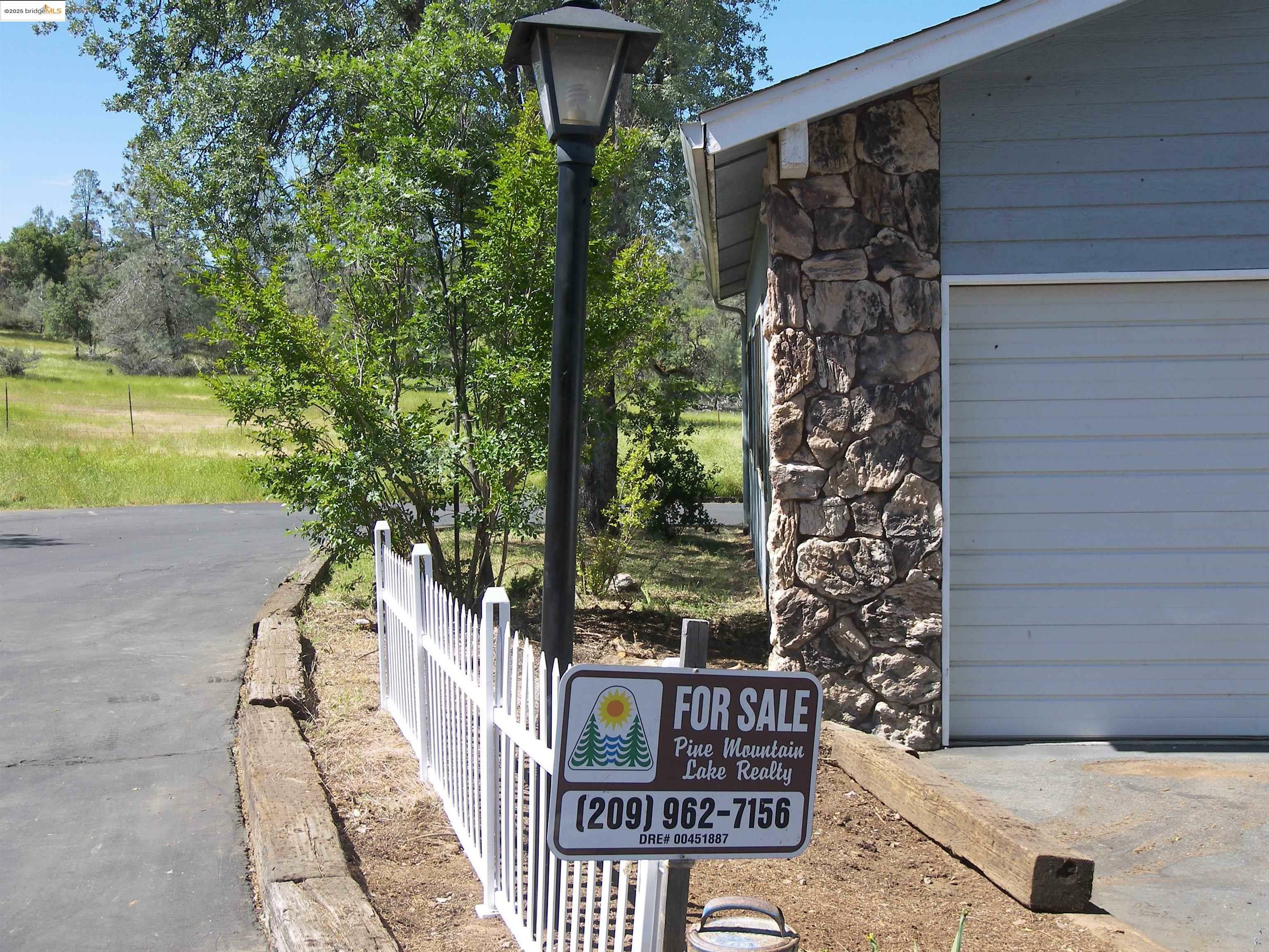 Property Photo: 22857 Rolling Woods Dr. CA 95321