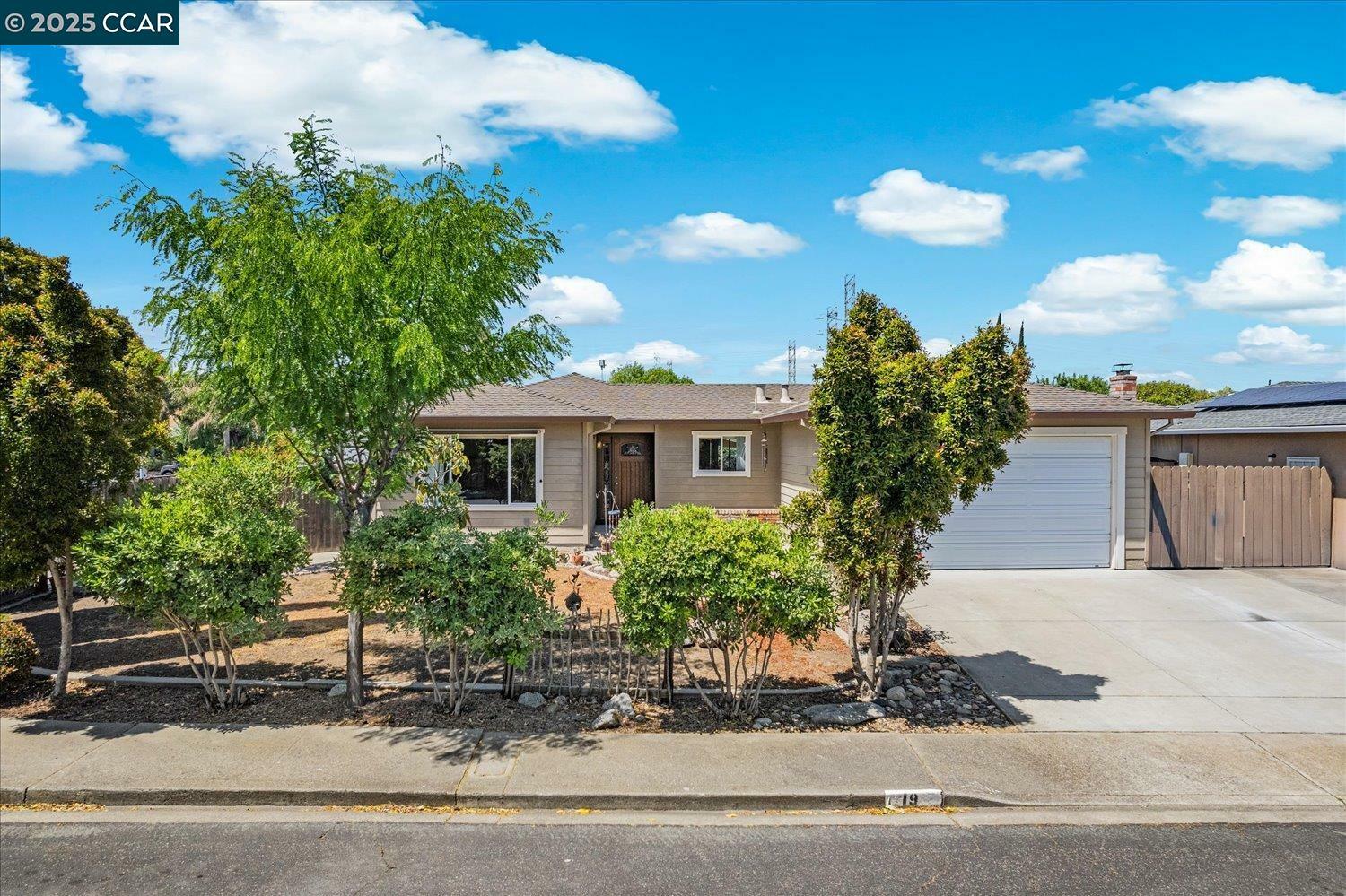 19 Petar Ln  Pittsburg CA 94565 photo