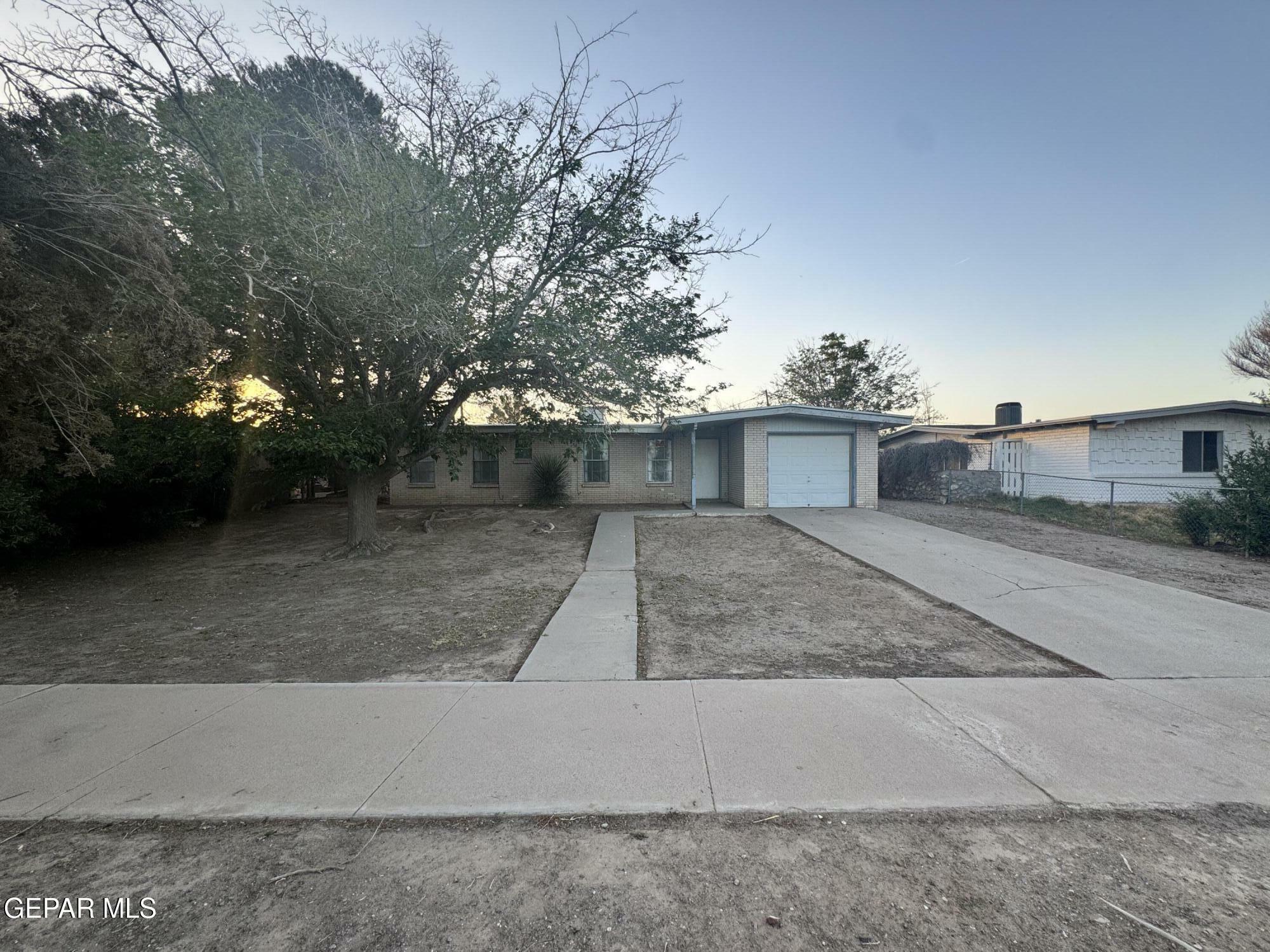 Property Photo: 305 Corvena Way TX 79922