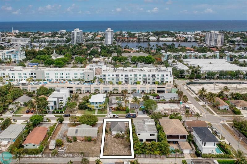Property Photo: 236 SE 4th Ave FL 33483